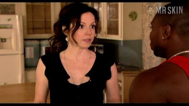 Hottest Mary-Louise Parker Scene in Weeds. Underwear, breasts, bush. 213596