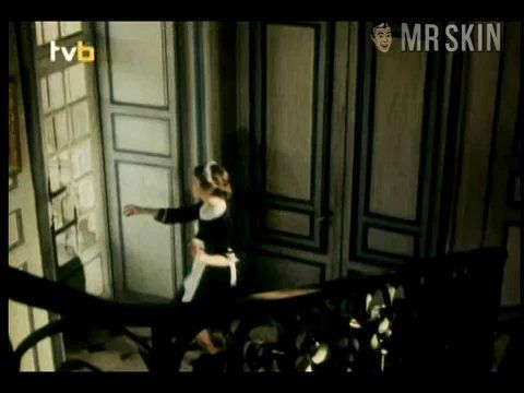 Nudes of Coralie Suarès from Le retour d'Arsène Lupin. Breasts, underwear*. 213198