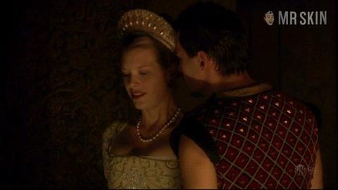 Andrea Lowe Naked as Lady Eleanor. Butt. 214953