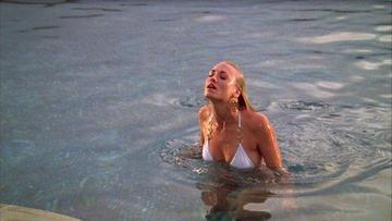 Yvonne Strahovski in Chuck (2007-2011) Bikini Bikini Sexy 219771