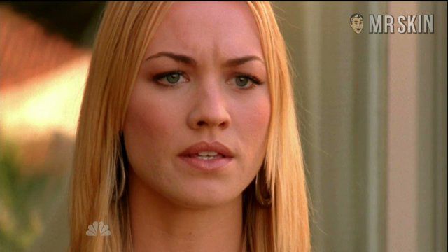 Sexiest Scenes of Ellie Woodcomb from Chuck. Bikini. 220415