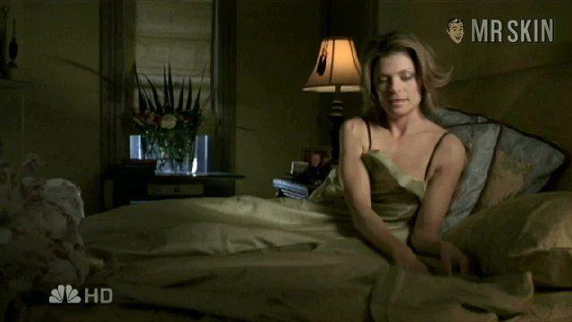 Gretchen Egolf in Journeyman (2007) Underwear Sexy* Underwear 214259