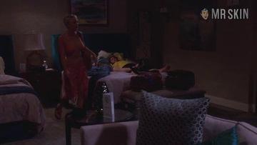 Kaley Cuoco in The Big Bang Theory (2007-2019) Bikini Bikini Sexy 239724