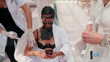 Kourtney Kardashian in Keeping Up with the Kardashians (2007-2021) Underwear Bikini Butt 262655