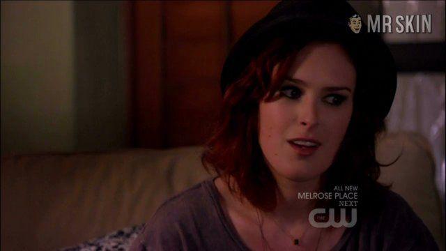 Rumer Willis, Jessica Lowndes in 90210 (2008-2013) Sexy Lesbian Bikini Lesbian 220446