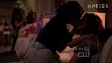 Rumer Willis, Jessica Lowndes in 90210 (2008-2013) Sexy Lesbian Bikini Lesbian 220446