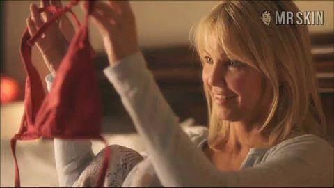 Sexiest Scenes of Jackie Laurens from Flirting with Forty. Bikini, sexy. 216611