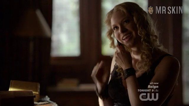 Hottest Penelope Mitchell Scene in The Vampire Diaries. Sexy. 241214
