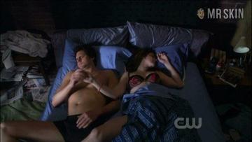 Alexandra Breckenridge in Life Unexpected (2010) Underwear Underwear 220666