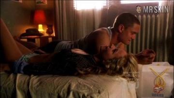 Britt Robertson in Life Unexpected (2010) Underwear Underwear 222544