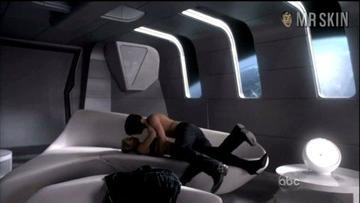 Laura Vandervoort in V (2009-2011) Underwear Underwear 221089