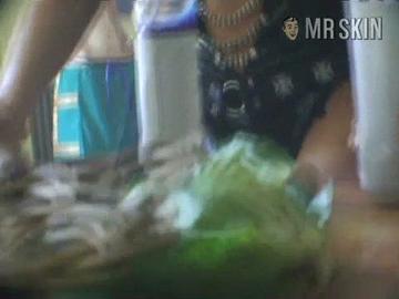 Bella Vendetta, Zahra Divine, Revé Douglas, lizzieb brokenheart in Meat Weed America (2007) Breasts Thong Breasts Butt 219284