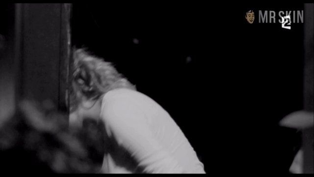 Léa Seydoux in Petit tailleur (2010) Breasts Breasts 232902