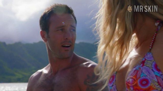 Sexiest Sarah Carter Scene in Hawaii Five-0. Bikini, Sexy. 246913
