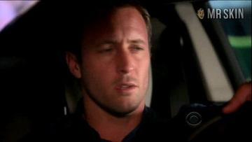 Michelle Borth in Hawaii Five-0 (2010-2020) Bikini Bikini Sexy 231580