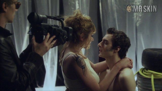 Mathilde Bisson Nude as Lou. Breasts, butt, lesbian. 225206
