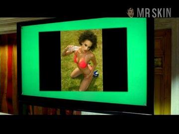 Elarica Johnson in Chatroom (2010) Underwear Bikini Underwear 225863