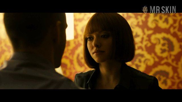 Hottest Amanda Seyfried Scene in In Time. Underwear, sexy. 228038