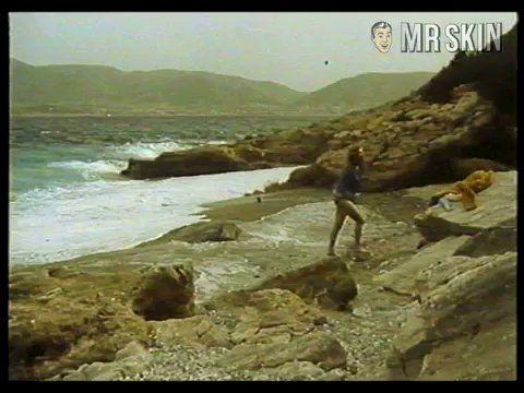 Sasa Kastoura in Oi apanthropoi (1976) Full Nudity Breasts Bush 229043