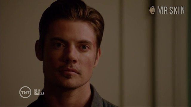 Emma Bell, Julie Gonzalo in Dallas (2014) Sexy Underwear Bikini Lesbian 236714