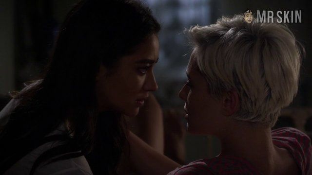 Dre Davis, Shay Mitchell in Pretty Little Liars (2014-2017) Lesbian Lesbian Sexy 244599