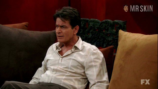 Selma Blair in Anger Management (2012-2014) Underwear Underwear 230031