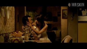 Elizabeth Cervantes in El infierno (2010) Left Nipslip Breasts Left Nipslip 230263