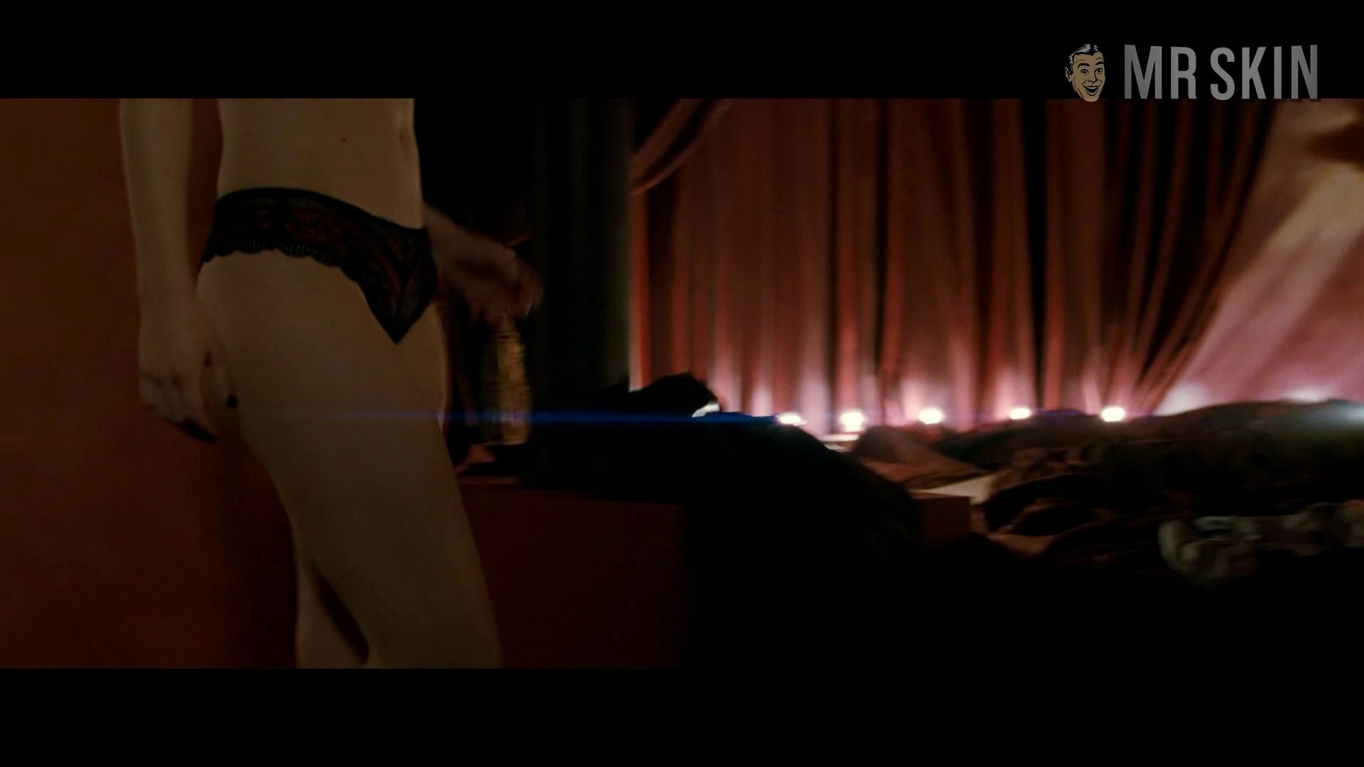 Piper Perabo Nude in Looper. Breasts, Thong, sexy, underwear. 230446