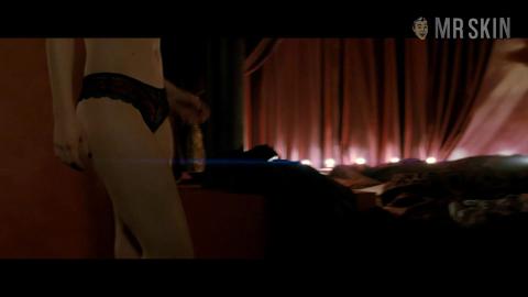 Piper Perabo Nude in Looper. Breasts, Thong, sexy, underwear. 230446