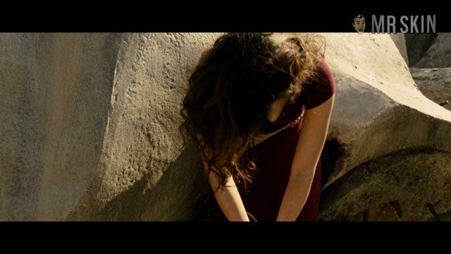 Sexiest Bérénice Marlohe Scene in Skyfall. Sexy. 231367