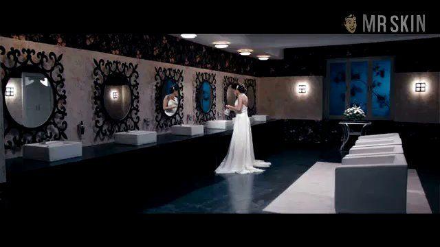 Esha Gupta in Raaz 3: The Third Dimension (2012) Sexy Sexy 232191