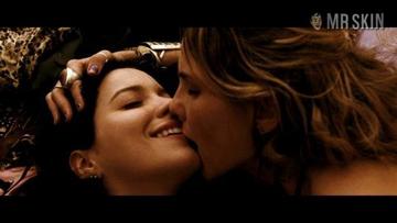 Nathalia Dill, Lívia De Bueno in Paraísos Artificiais (2012) Breasts Bikini Lesbian Thong Bikini Breasts 232475