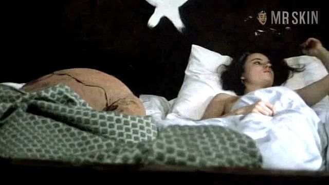 Amanda Ooms Naked in Karachi. Breasts, bush, butt. 233131