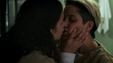 Dascha Polanco, Vicci Martinez in Orange Is the New Black (2013-2019) Lesbian Lesbian Sexy 270052
