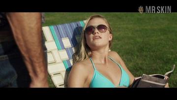 Maika Monroe in At Any Price (2012) Bikini Bikini Sexy 234382