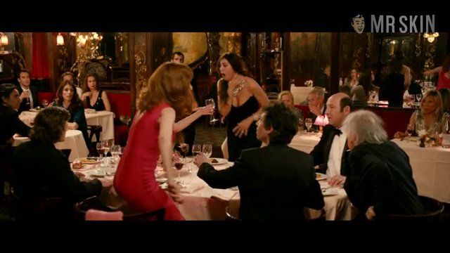 Sexiest Monica Bellucci Scene in Des gens qui s'embrassent. Sexy, breasts, right nipslip. 235225