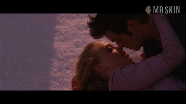 Sexiest Amanda Seyfried Scene in Red Riding Hood. Sexy. 235285