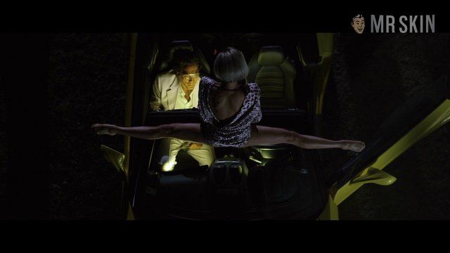 Cameron Diaz Naked as Malkini. Butt, Body Double, breasts, nipslip. 235341