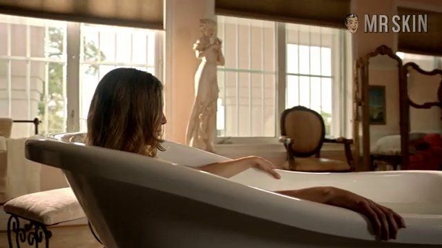Sexiest Tracy Spiridakos Scene in Revolution. Sexy. 235645