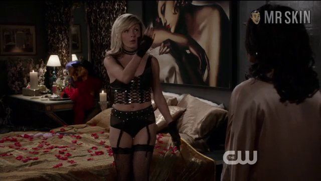 Hottest Lindsey Gort Scene in The Carrie Diaries. Sexy, Lesbian, underwear. 235808