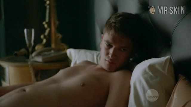 Amber Cull in Bitten (2014-2016) Butt Butt 235969