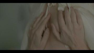 Amy Landecker, Alia Shawkat in Transparent (2014-2019) Lesbian Sexy Underwear Left Breast Breasts Bush 262427