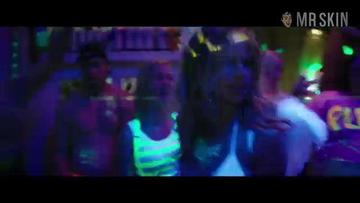 Rose Byrne, Ali Cobrin, Halston Sage in Neighbors (2014) Lesbian Bikini Bikini Lesbian 237364