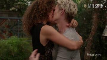 Teri Polo, Sherri Saum in The Fosters (2013-2018) Lesbian Bikini Lesbian 257603
