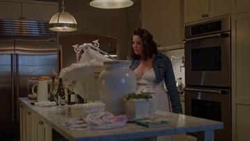 Kether Donohue in You're the Worst (2014-2019) Sexy Breasts Left Nipslip 262375