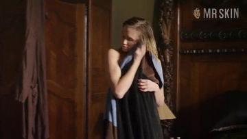 Aqueela Zoll in Wrong Turn 6 (2014) Butt Breasts Butt 239740