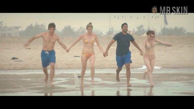 Rachel Brosnahan, Genevieve Adams in I'm Obsessed with You (2014) Bikini Bikini Sexy 240721