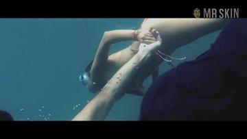 Paloma Bloyd in Perdona si te llamo amor (2014) Bikini Bikini Sexy 240376