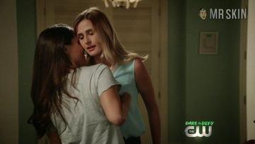 Yara Martinez, Megan Ketch in Jane the Virgin (2015-2019) Sexy Lesbian Lesbian Sexy 248568