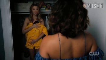 Yael Grobglas in Jane the Virgin (2015-2019) Sexy Lesbian Sexy 257882